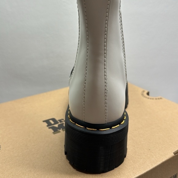 NIB Dr. Martens 2976 Quad White Smooth Leather Chelsea Boot, 8 - Picture 3 of 8